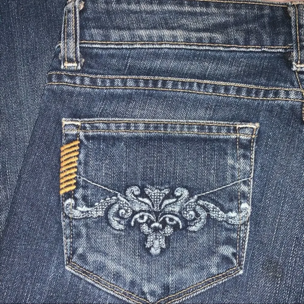 Paige Premium Denim Embroidered Blue Heights Straight Leg Jeans Size: 28